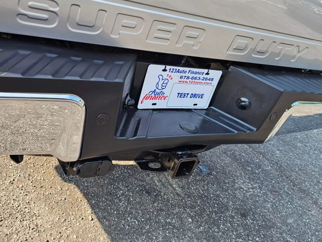 2016 Ford F250 Super Duty Crew Cab - Image 9