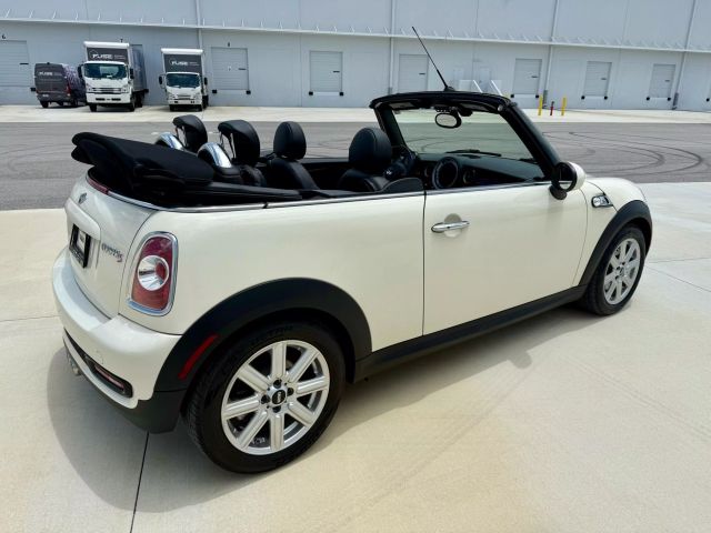 2015 Mini Convertible - Image 62