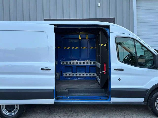 2016 Ford Transit 250 Van - Image 19
