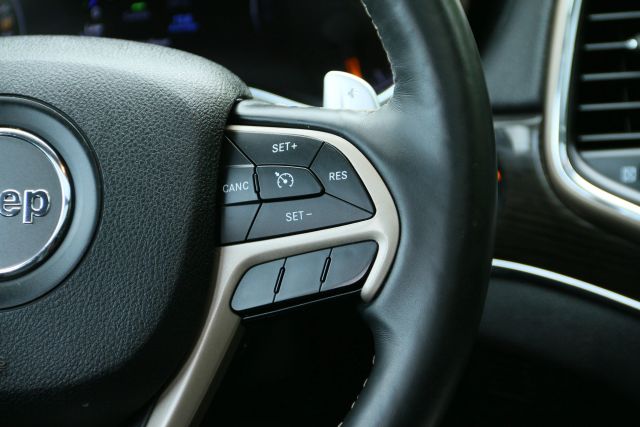 2015 Jeep Grand Cherokee - Image 18