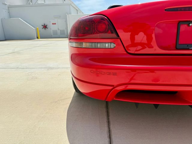 2004 Dodge Viper - Image 24