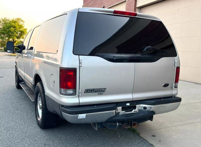 2002 Ford Excursion - Image 15