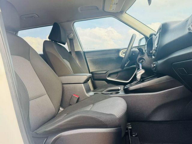 2022 Kia Soul - Image 22