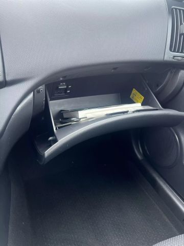 2010 Hyundai Elantra Touring Se Wagon 4d - Image 27