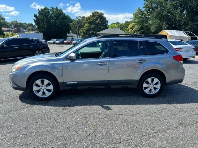 2011 Subaru Outback - Image 2