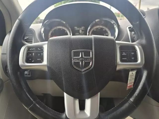 2016 Dodge Grand Caravan - Image 10