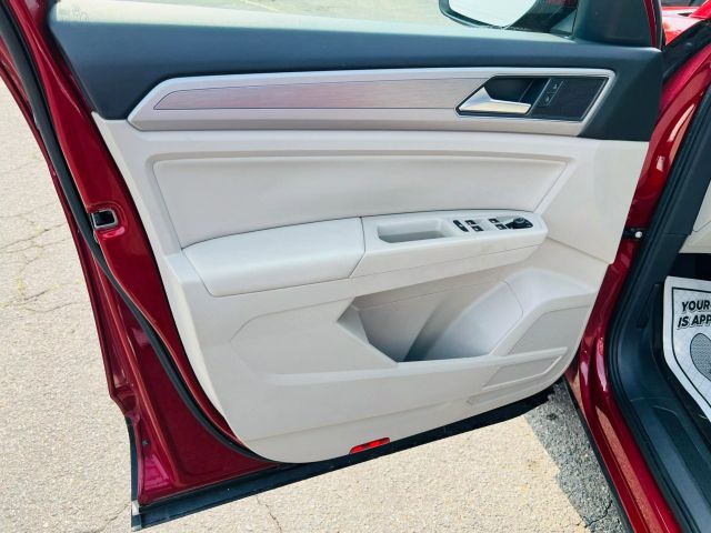 2018 Volkswagen Atlas - Image 15