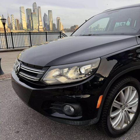 2016 Volkswagen Tiguan 2.0t Se 4motion Sport Utility 4d - Image 11