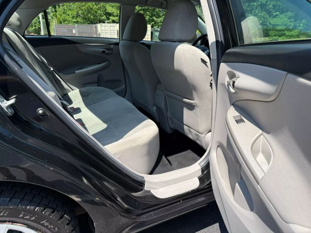 2013 Toyota Corolla L Sedan 4d - Image 12