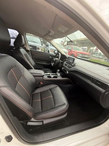 2019 Nissan Altima - Image 16