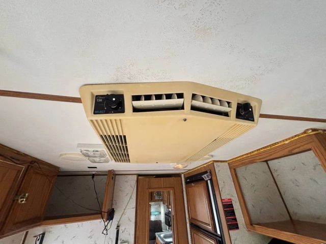 1996 Jayco Eagle - Image 14