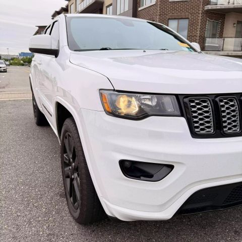 2018 Jeep Grand Cherokee Altitude Sport Utility 4d - Image 11