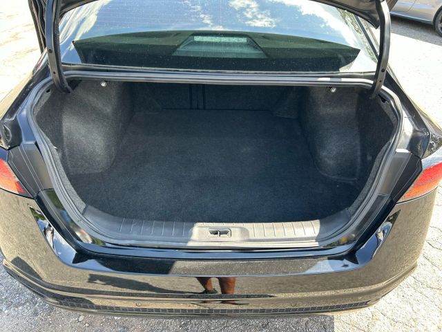 2021 Nissan Altima - Image 24