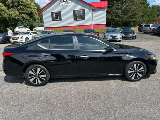 2021 Nissan Altima - Image 6