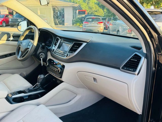 2016 Hyundai Tucson - Image 21