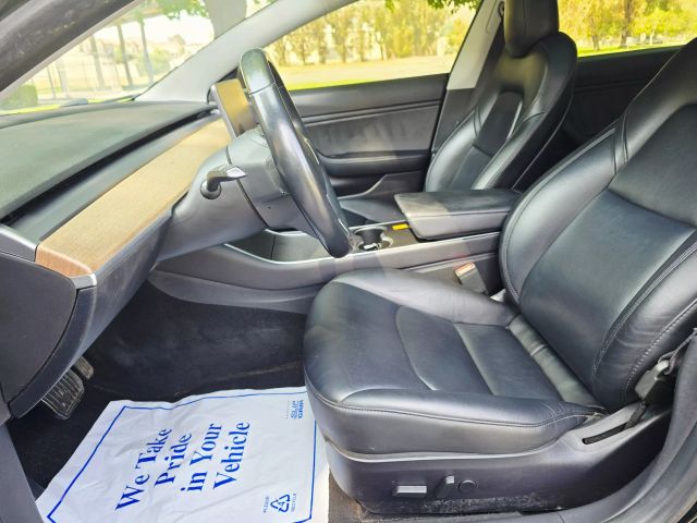 2019 Tesla Model 3 - Image 12
