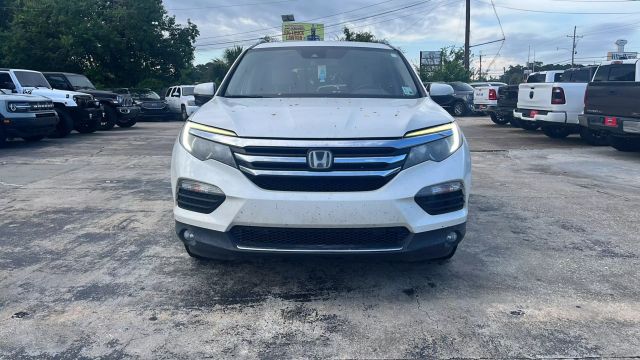 2017 Honda Pilot - Image 2