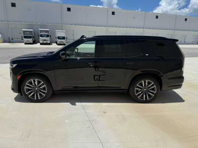 2022 Cadillac Escalade - Image 33