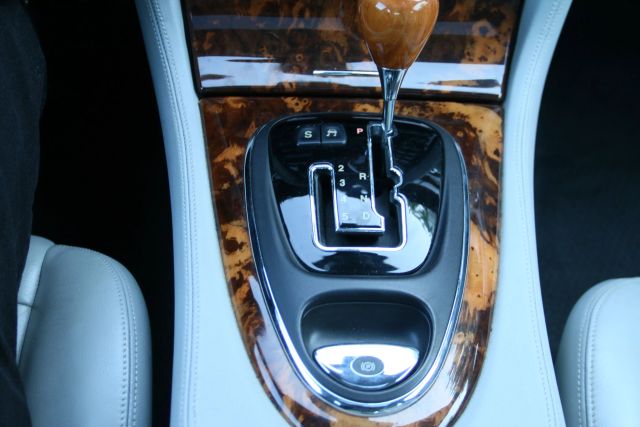 2006 Jaguar Xj - Image 31