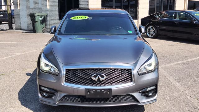 2015 Infiniti Q70 - Image 2