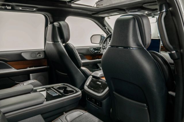 2024 Lincoln Navigator Black Label Sport Utility 4d - - Image 27