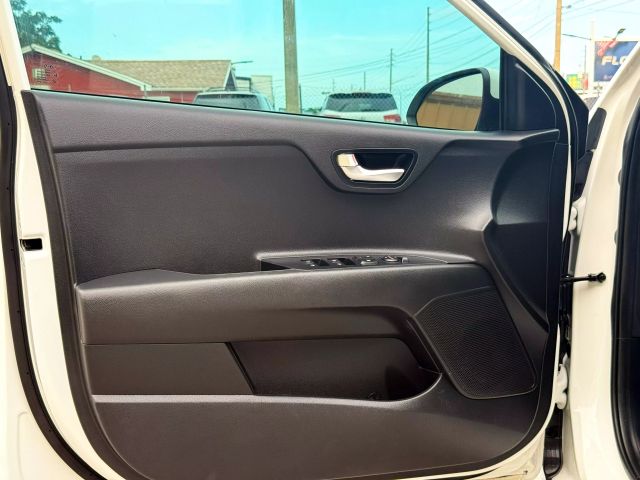 2019 Kia Rio - Image 25