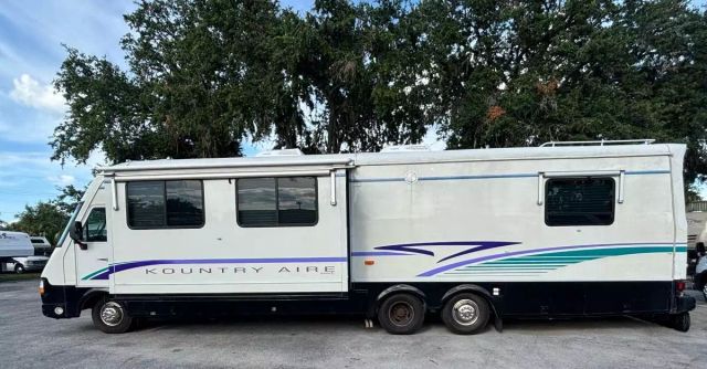 1997 Newmar Kountry - Image 18