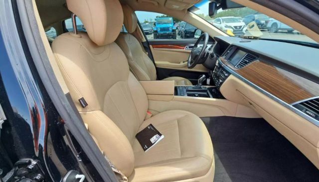 2017 Genesis G80 - Image 11