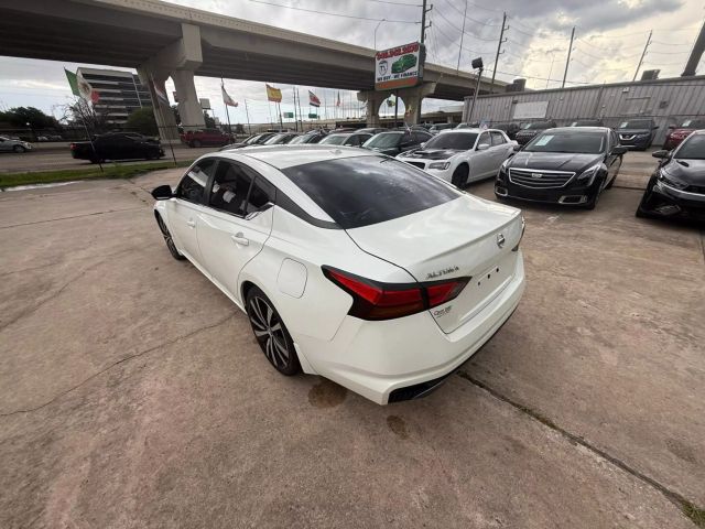 2019 Nissan Altima - Image 10