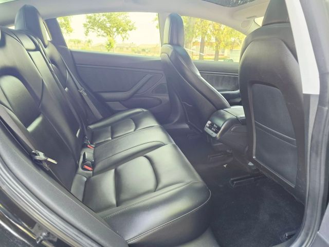2019 Tesla Model 3 - Image 21