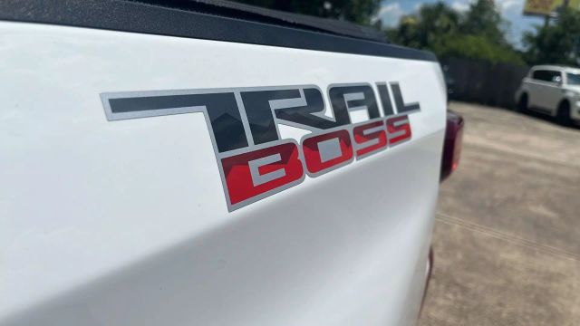 2020 Chevrolet Silverado 1500 Crew Cab - Image 3