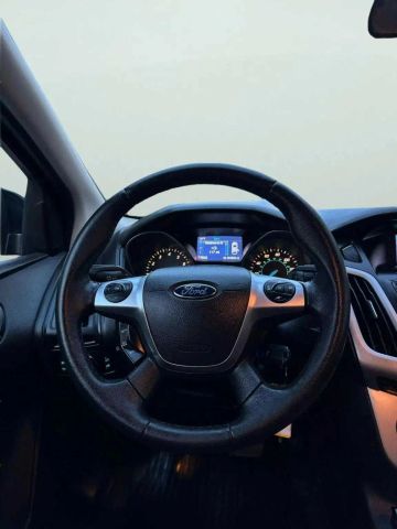 2014 Ford Focus - Image 25
