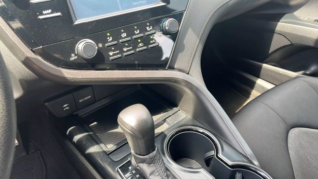 2019 Toyota Camry - Image 38