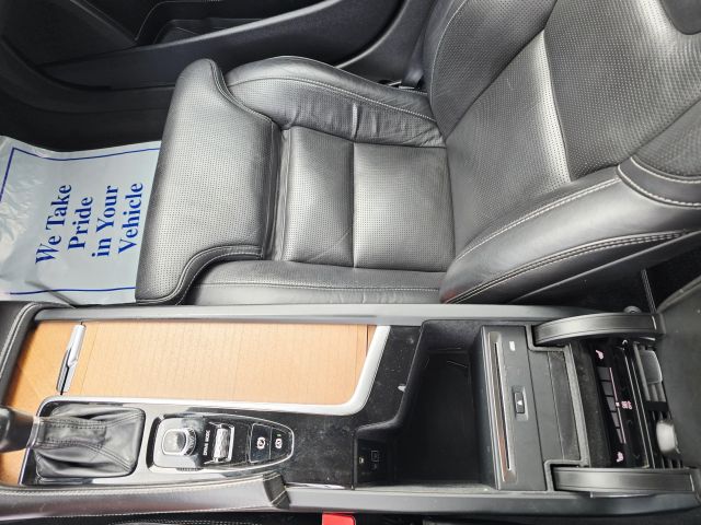 2017 Volvo S90 - Image 24