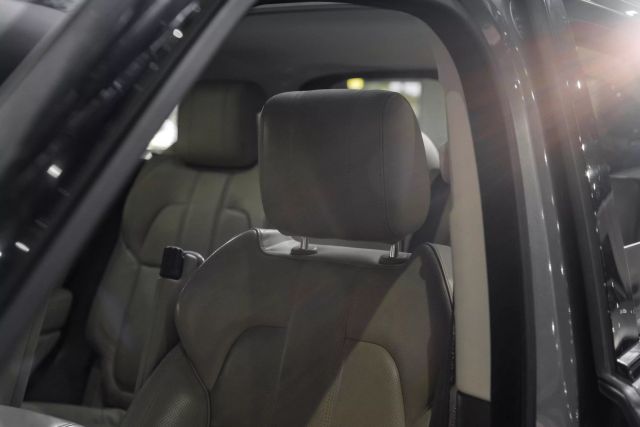 2016 Land Rover Range Rover Sport Hse Sport Utility 4d - Image 29