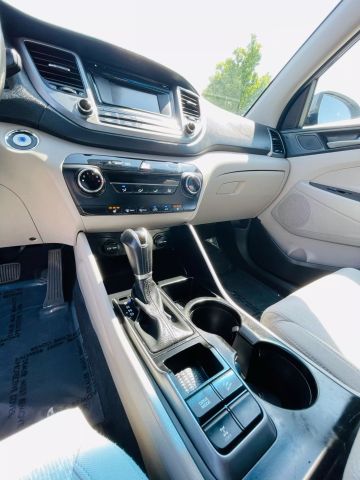 2017 Hyundai Tucson - Image 41
