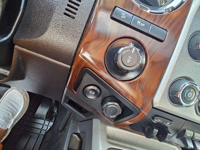 2016 Ford F250 Super Duty Crew Cab - Image 20