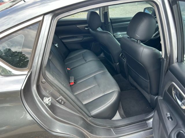 2015 Nissan Altima - Image 11