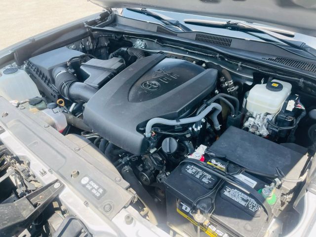 2018 Toyota Tacoma Double Cab - Image 14