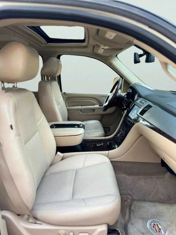 2013 Cadillac Escalade Esv - Image 23