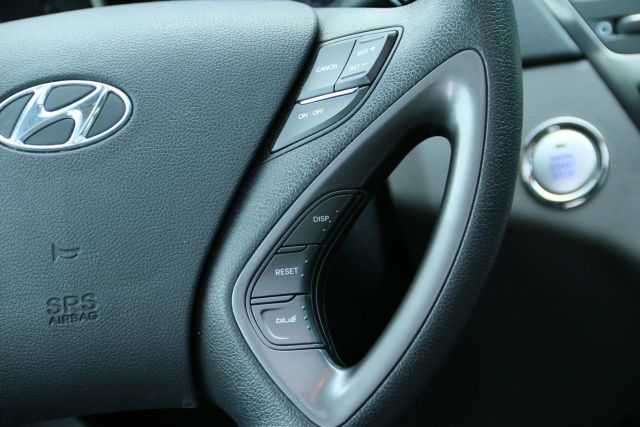 2011 Hyundai Sonata - Image 21