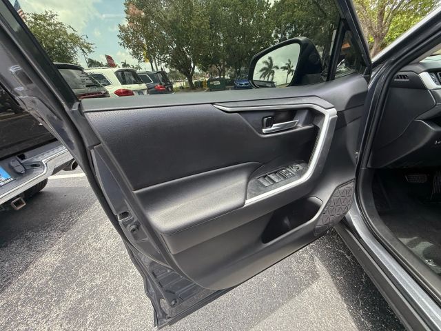2020 Toyota Rav4 - Image 29