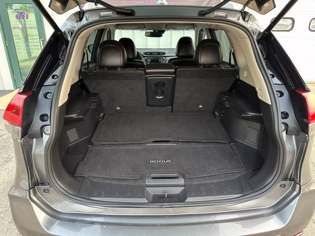2018 Nissan Rogue - Image 16
