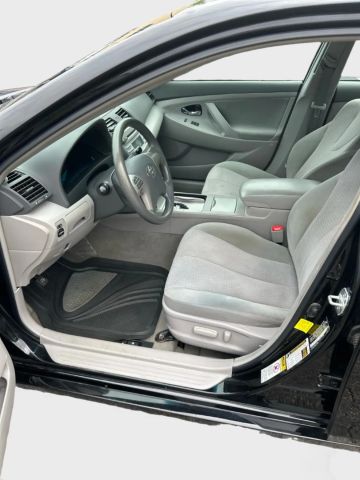 2011 Toyota Camry - Image 12