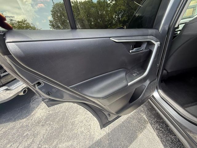 2020 Toyota Rav4 - Image 28