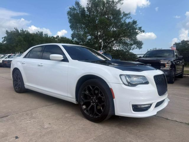2019 Chrysler 300 - Image 3