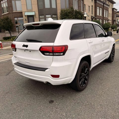 2018 Jeep Grand Cherokee Altitude Sport Utility 4d - Image 4