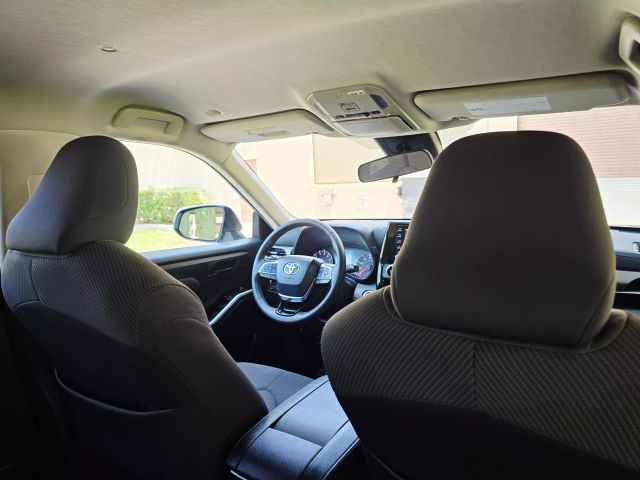 2020 Toyota Highlander - Image 33