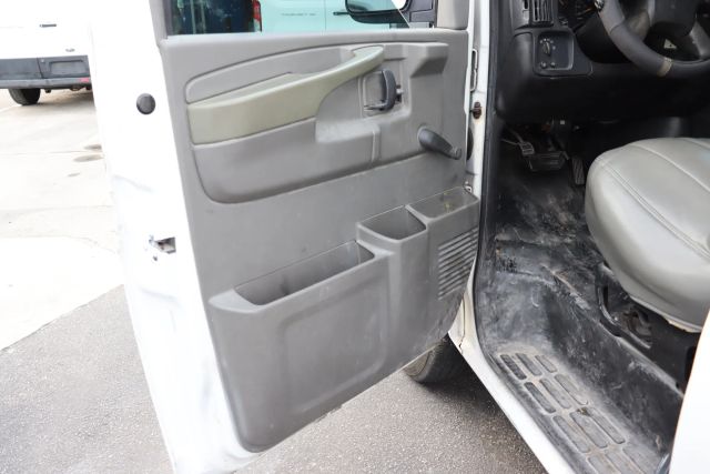 2006 Chevrolet Express 2500 Cargo - Image 8