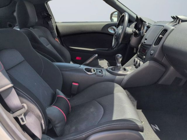 2019 Nissan 370z - Image 14